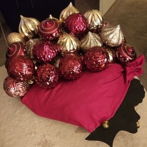 Diva wreath red and gold